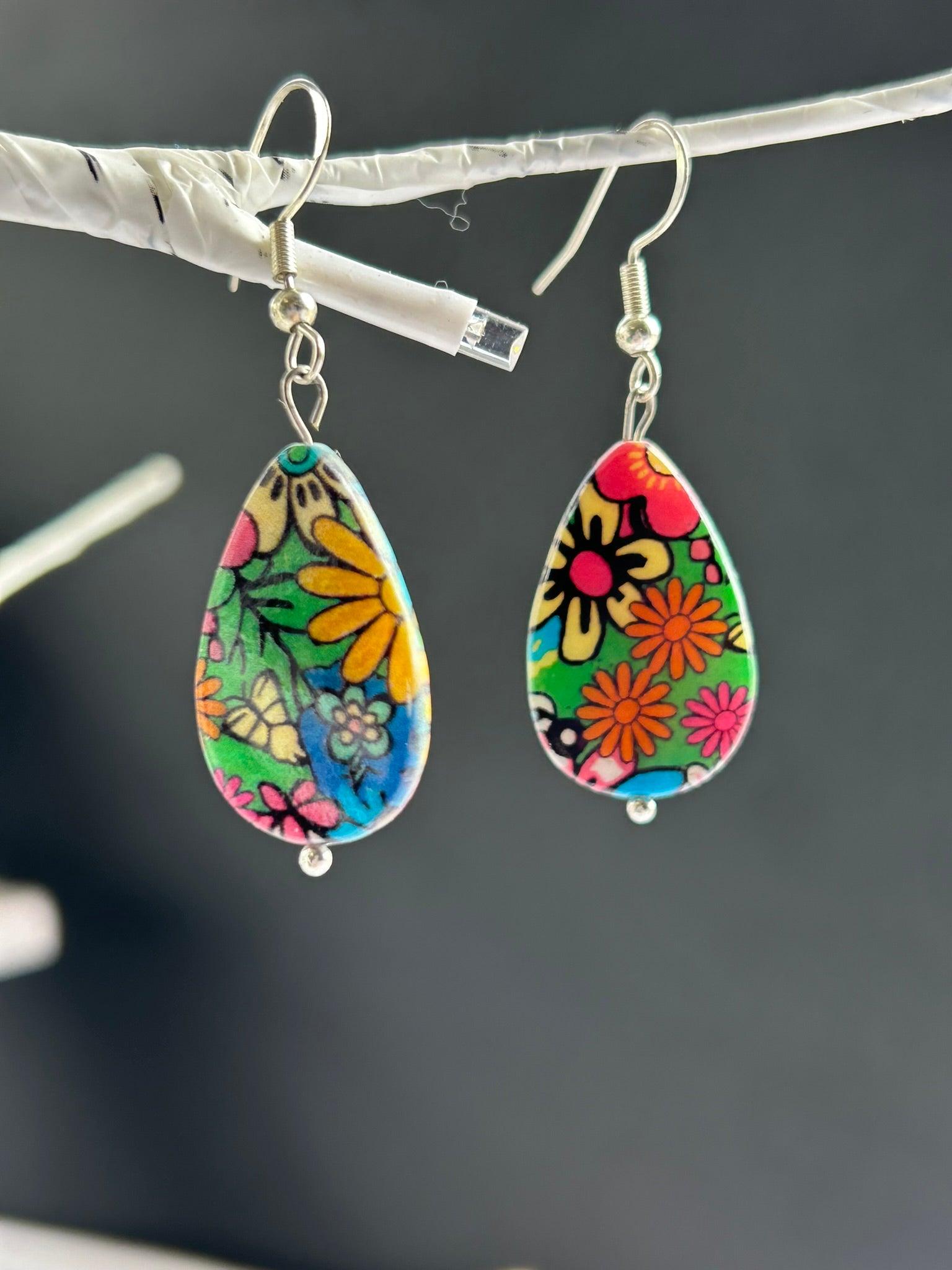 Flower Dangle Earrings - Bigfoot Yarns