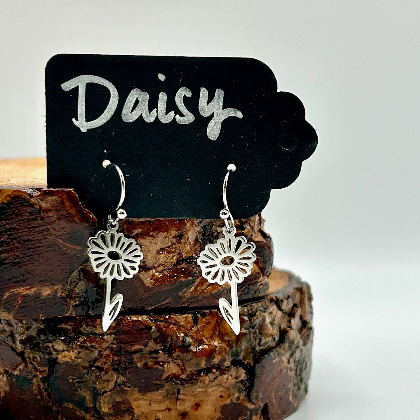 April - Daisy Birth Flower Earrings